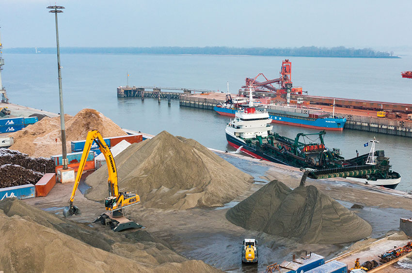 HAHN-Shipping-GmbH_Services-Schifftransporte-Logistik-per-Schiff-Binnenschifffahrt-Kiel-Rostock