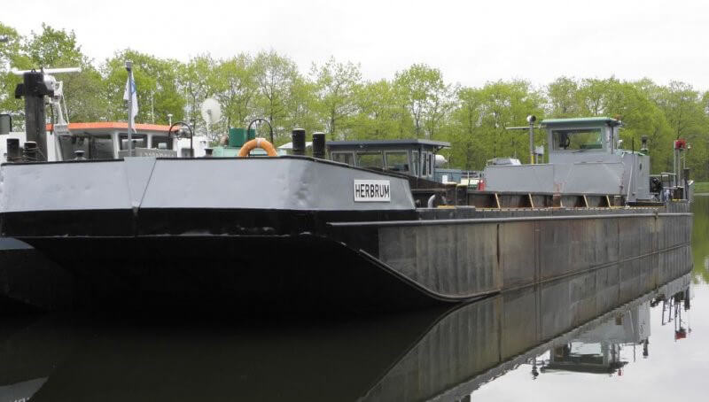 Klappschute-Hamburg-Stade-Nassbaggerarbeiten-Materialtransport-HAHN-Shipping-GmbH-HS-21