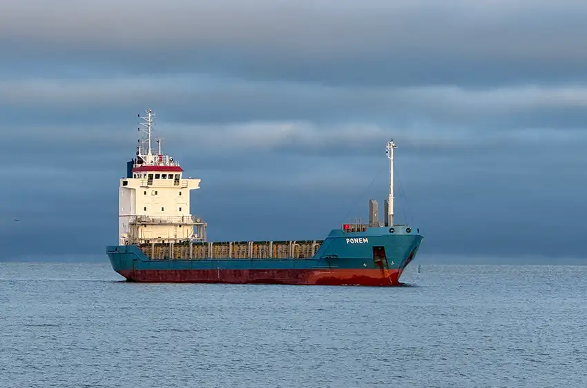Motor-Vessel-MV-PONEM-Befrachtung-Chartering-Bulk-Carrier-Schiff-Ship-Stade-Hamburg-Cuxhaven-Bremen-HAHN-Shipping-GmbH